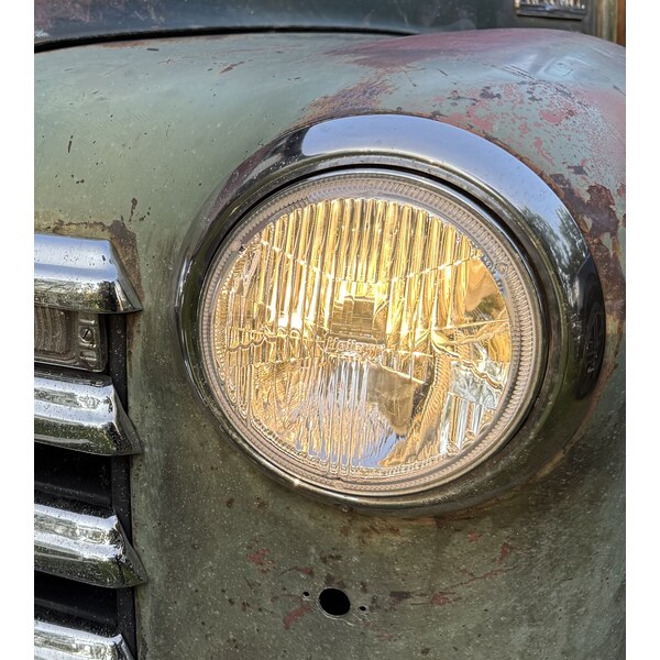 RetroBright - LFRB135 - Headlight LED Sealed 7in Round - Classic White